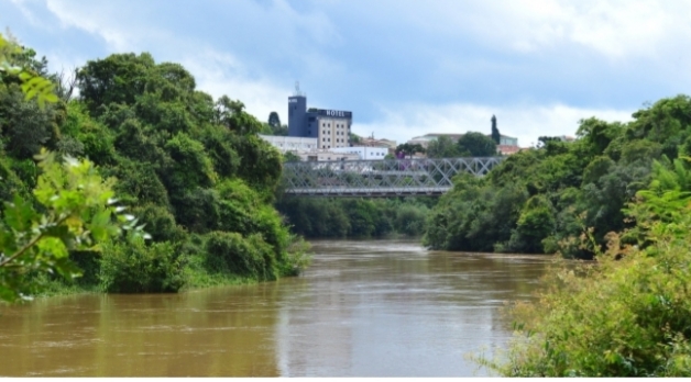  Homem tenta atravessar Rio Negro a nado, mas morre afogado na travessia