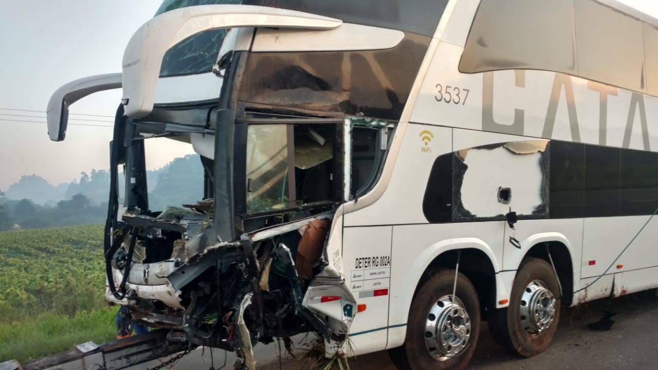  Condutor de ônibus morre após acidente em Imbituva