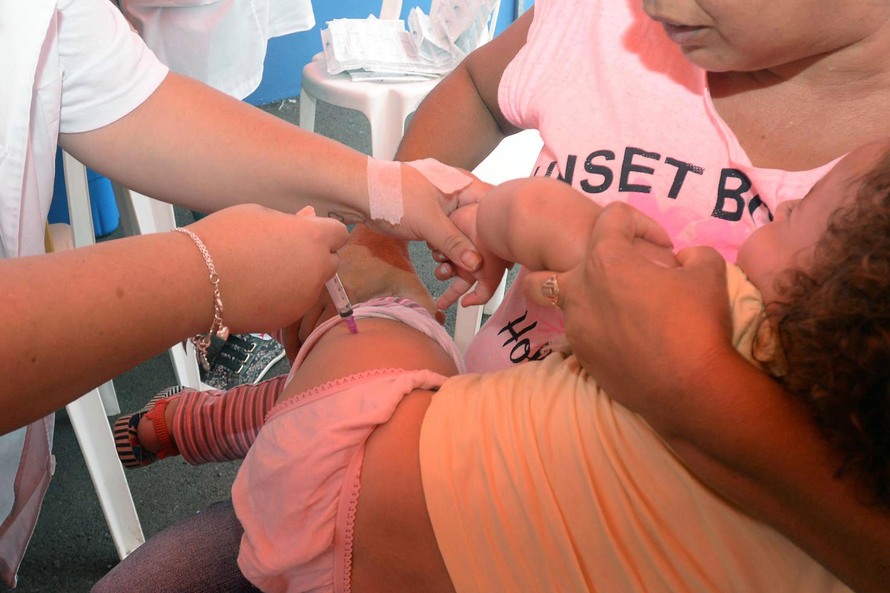  Paraná começa campanha de vacinação contra a gripe
