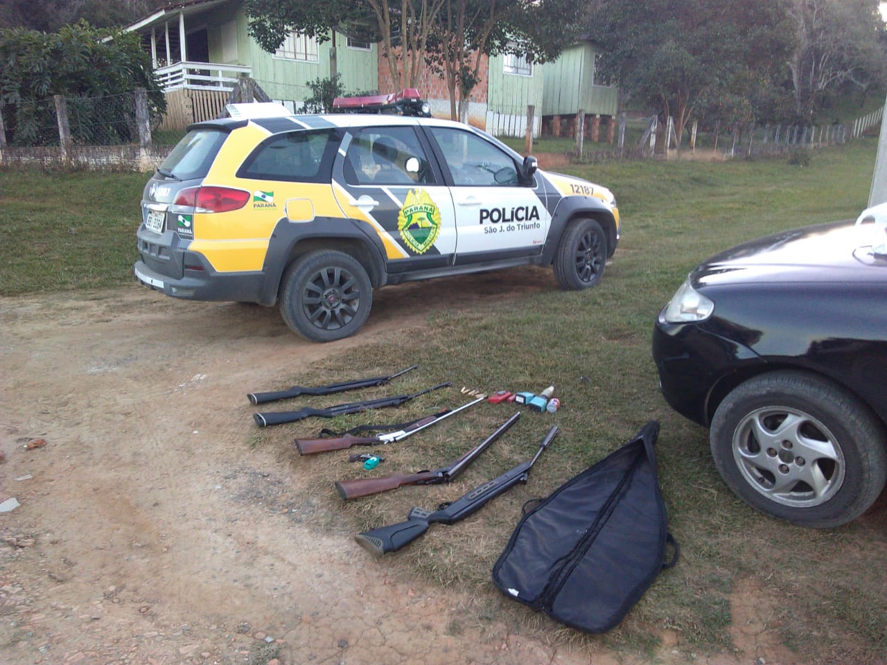 Polícia Militar de São João do Triunfo prende masculino em posse de seis armas de fogo