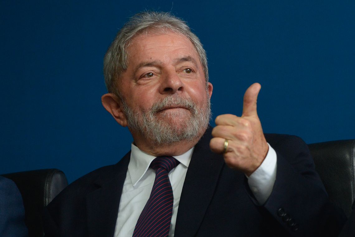  Confirmada e ampliada a pena de Lula por sítio de Atibaia, para 17 anos. Ex-presidente segue solto