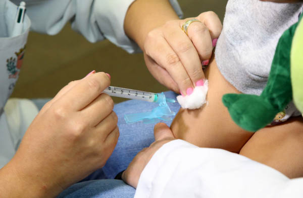  Crianças a partir de seis meses devem ser vacinadas contra o sarampo