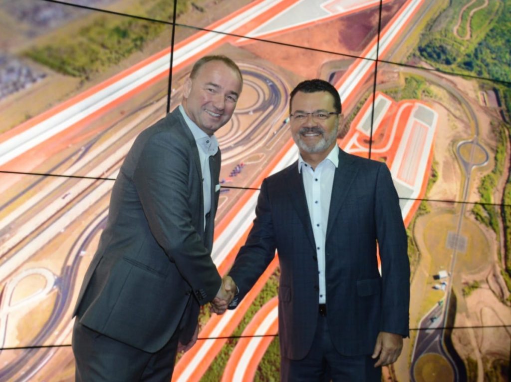  Mercedes e Bosch terão centro de testes no Brasil
