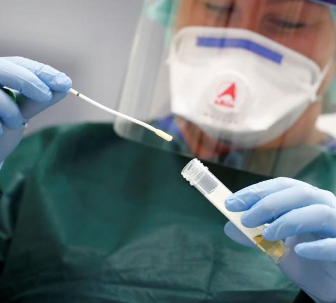  Brasil confirma mais seis casos de coronavírus, totalizando 25 pacientes.