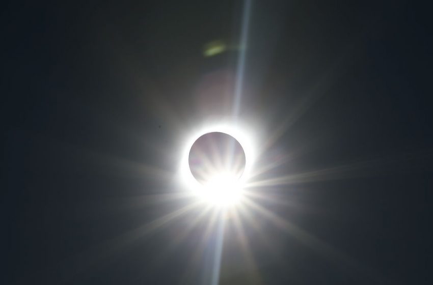  Brasil terá eclipse solar parcial hoje, entre meio-dia e 15h
