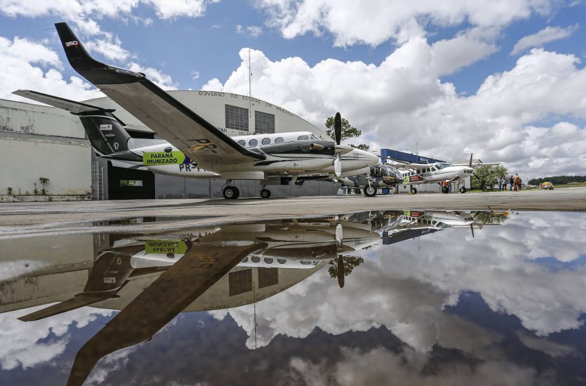 Governo vai usar frota aérea para agilizar transporte da vacina no Paraná