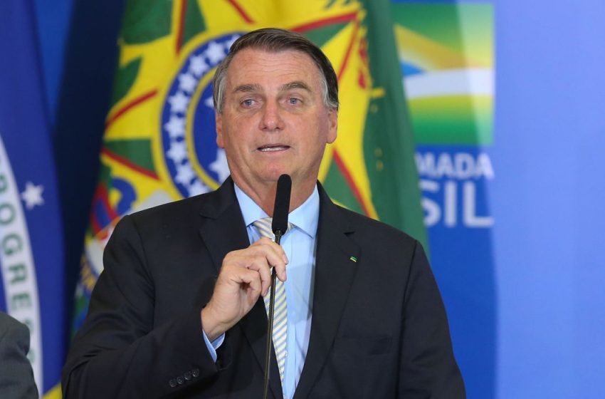 Bolsonaro zera PIS e Cofins do diesel e do gás de cozinha