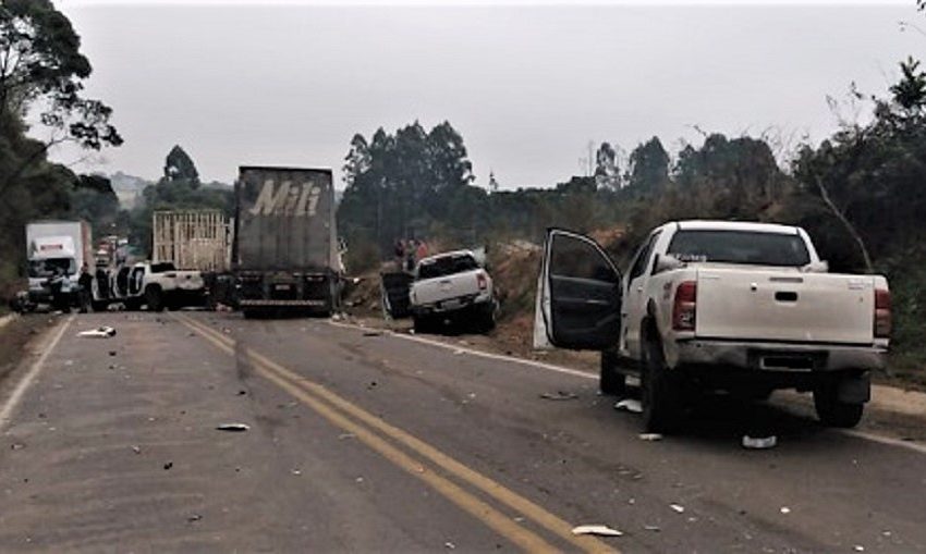  Engavetamento na BR-280 em Irineópolis deixou 6 pessoas feridas