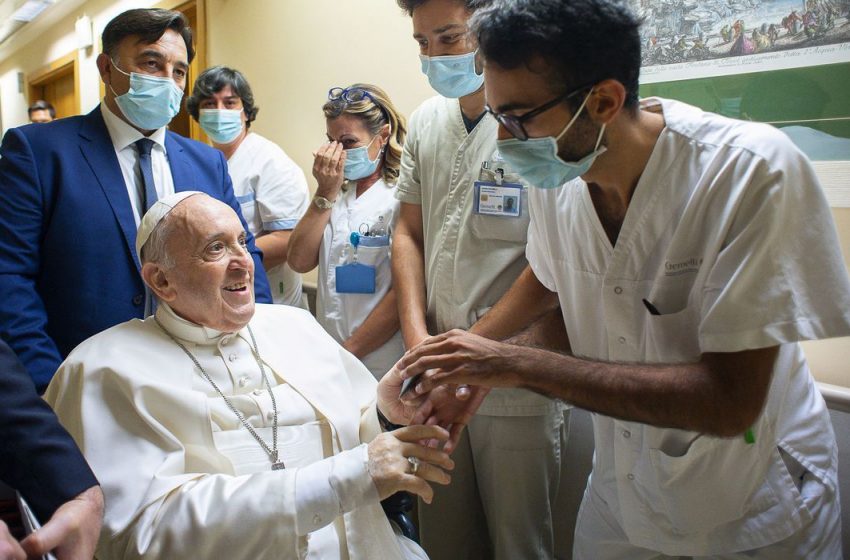  Papa agradece orações de fiéis por sua saúde