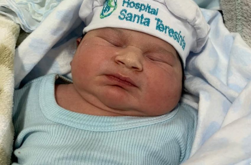  ‘Super bebê’: criança nasce com 5,3 quilos em SC
