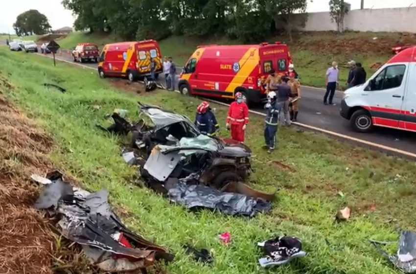  Seis pessoas morrem em rodovia do Paraná após colisão entre dois carros