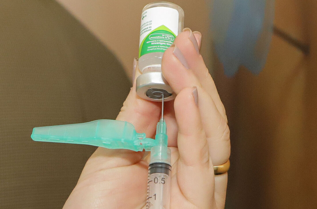  Paraná libera vacinação contra gripe para todas as pessoas acima de seis meses de idade