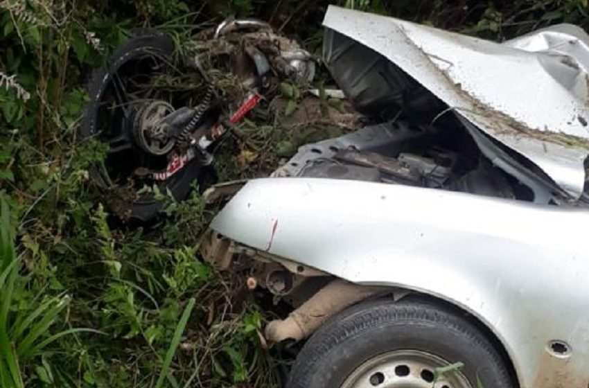  Rapaz de 17 anos morre ao bater moto contra veículo, na BR-153 em Rio Azul