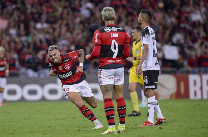 Vitória do Flamengo adia confirmação de título para o Atlético Mineiro