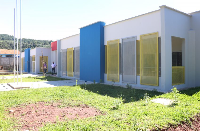  Denúncia: moradores de Santana interior de Cruz Machado alegam que escola inaugurada em 2020 ainda não foi liberada pra uso