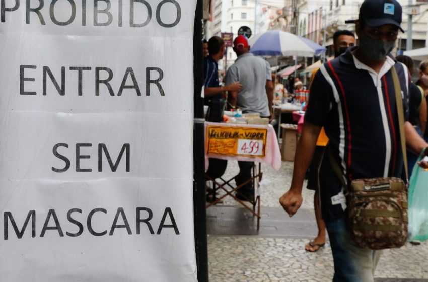  Brasil registra 77 casos da variante Ômicron