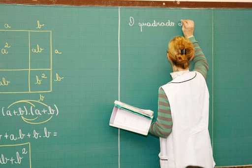  Educação: governo do Paraná anuncia aumento salarial para professores