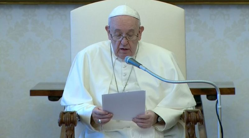  Papa Francisco pede que pais não condenem filhos homossexuais