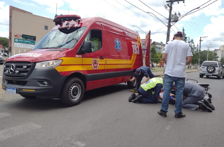  Corpo de Bombeiros atende acidente de trânsito entre carro e moto em Porto União