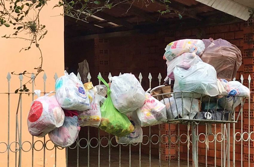  Lixo acumulado gera preocupação em São Mateus do Sul, mas secretário de Meio Ambiente promete solução até essa terça-feira (15)