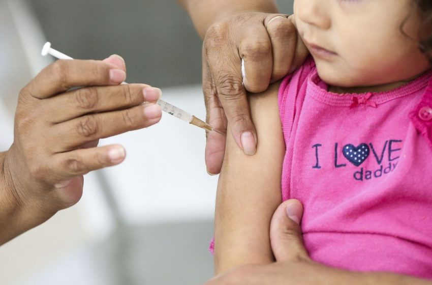  Vacinação de crianças contra sarampo e influenza começa em 4 de abril