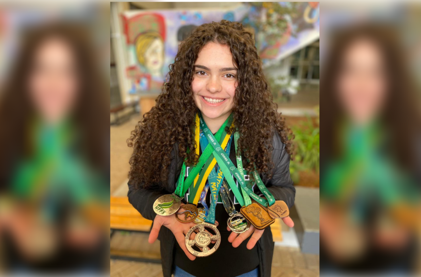  Aluna de Paula Freitas coleciona medalhas em provas de Matemática e campeã de xadrez