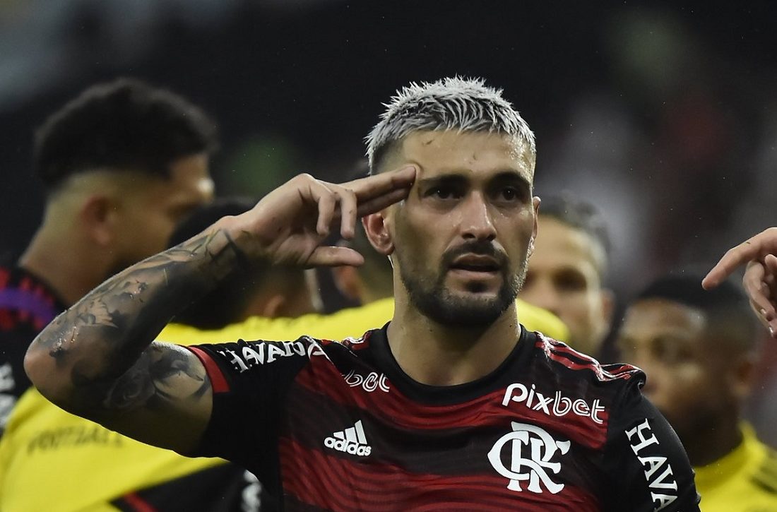  Flamengo vence o São Paulo novamente e é o 1º finalista da Copa do Brasil