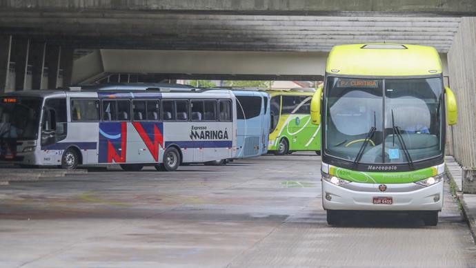  Empresas cancelam viagens de ônibus partindo da rodoviária de Curitiba