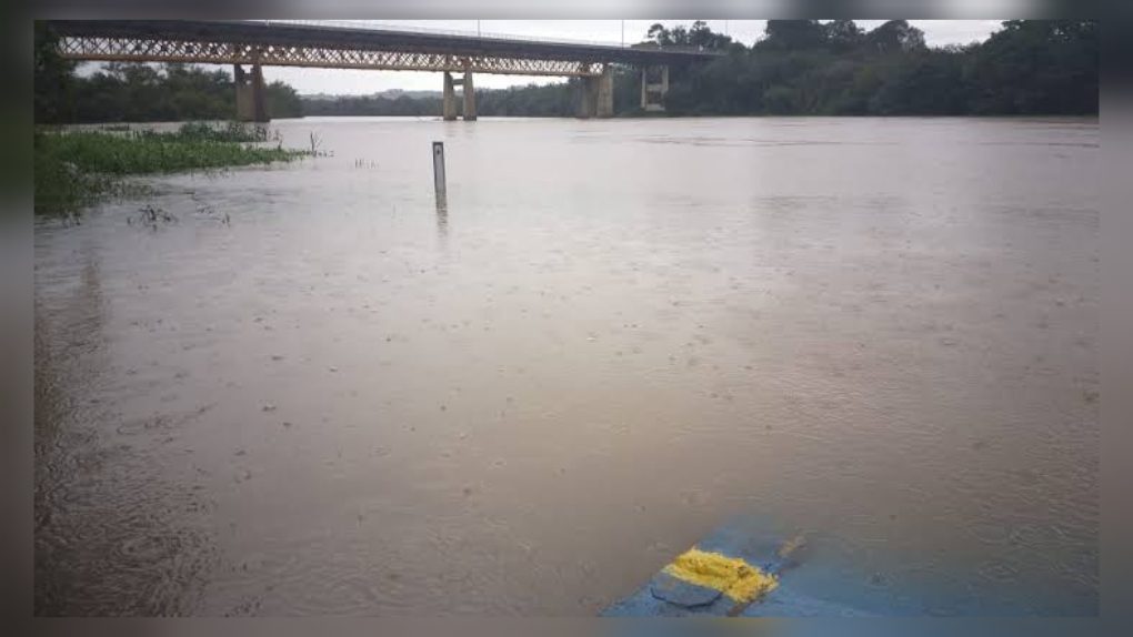  Homem desaparece após cair de barco no Rio Iguaçu, em São Mateus do Sul