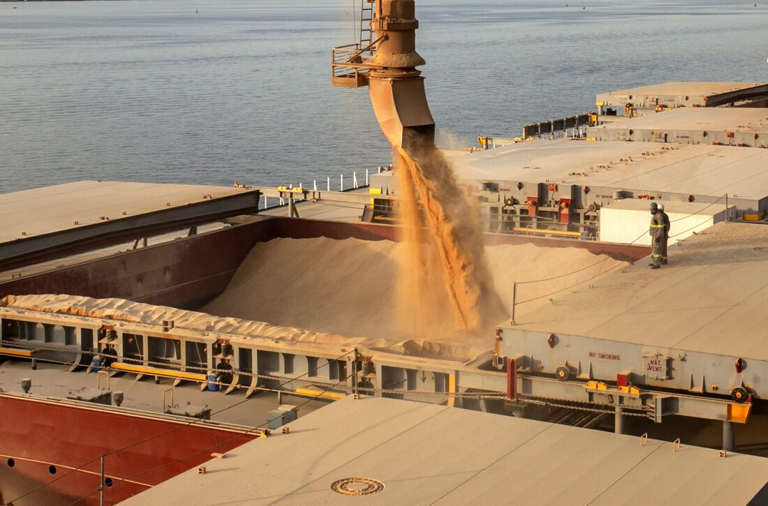  Porto prevê exportar 6,6 milhões de toneladas de grãos e farelo de soja até o final do ano