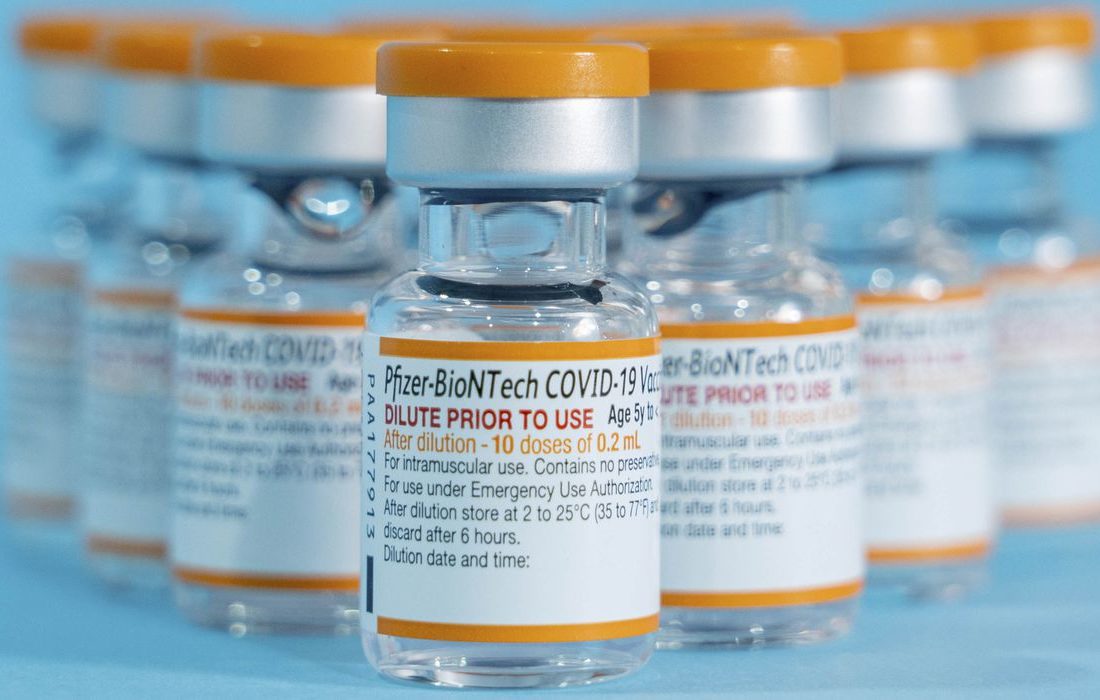 Covid-19: dose de reforço de vacina diferente protege mais, diz estudo