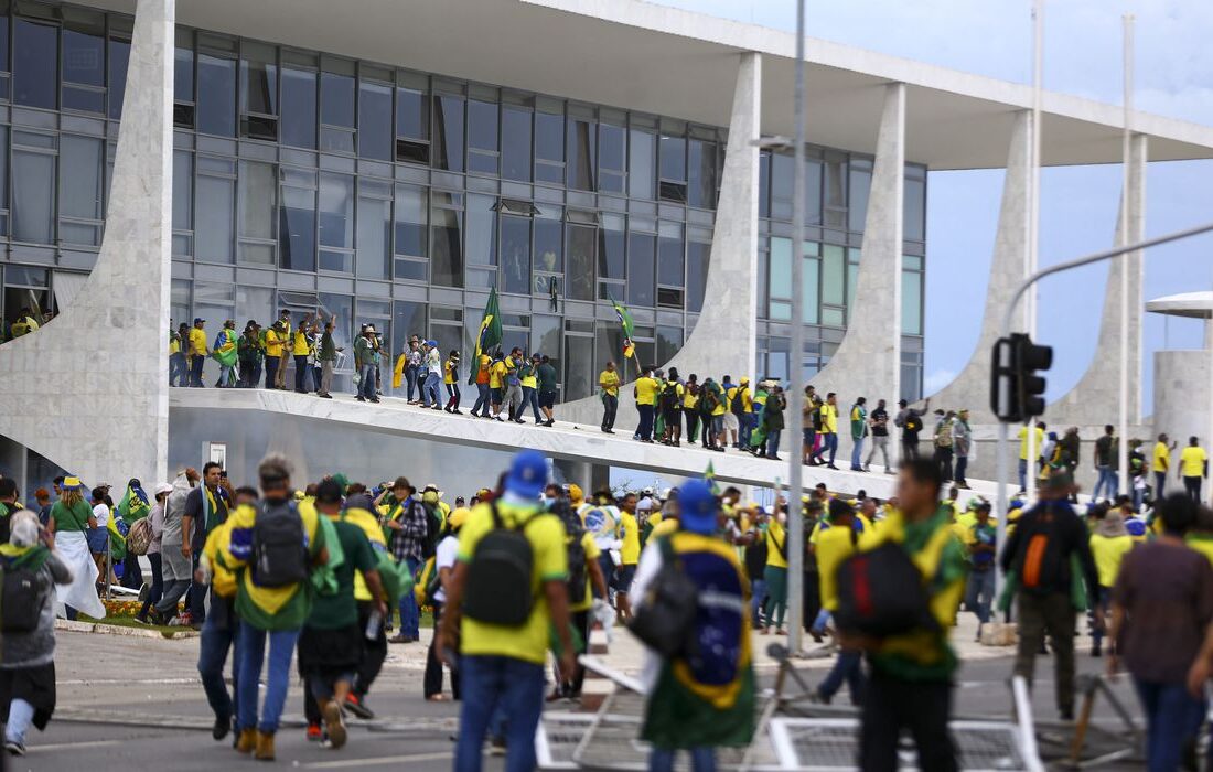  Líderes mundiais condenam a invasão das sedes dos Três Poderes em Brasília