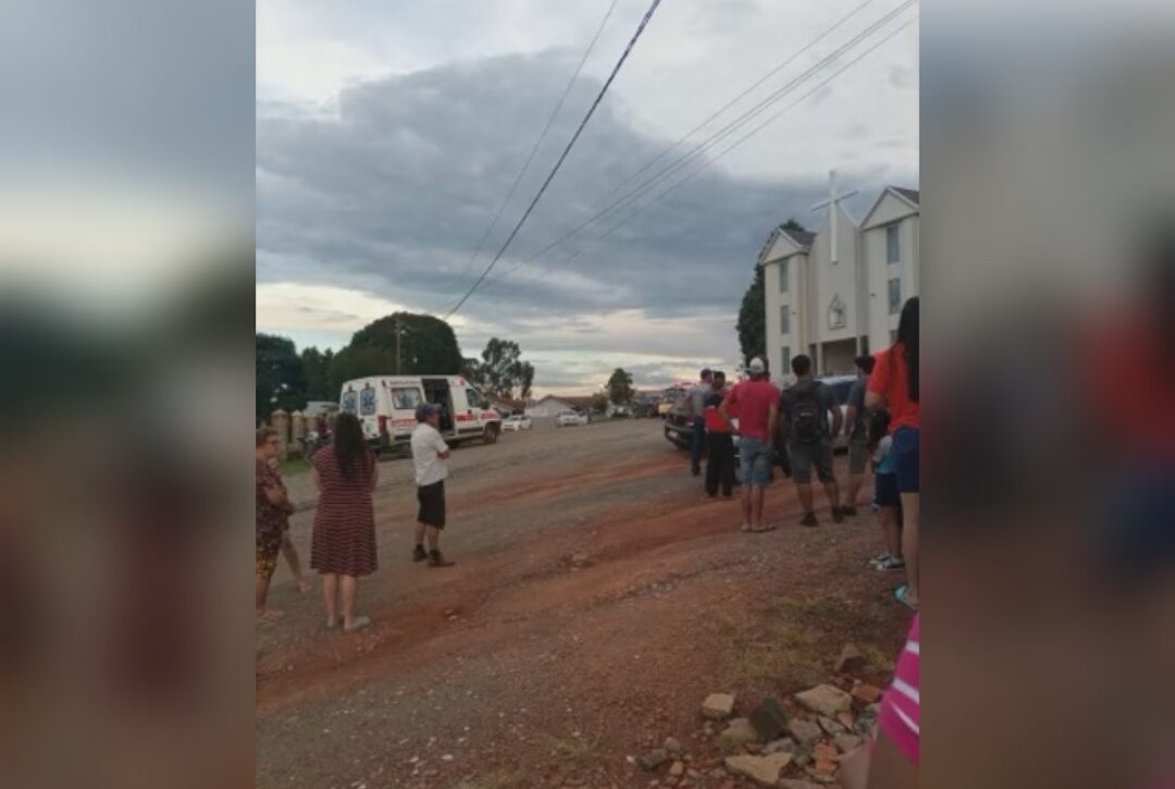  Adolescente de 17 anos é esfaqueado em frente a colégio em Imbituva