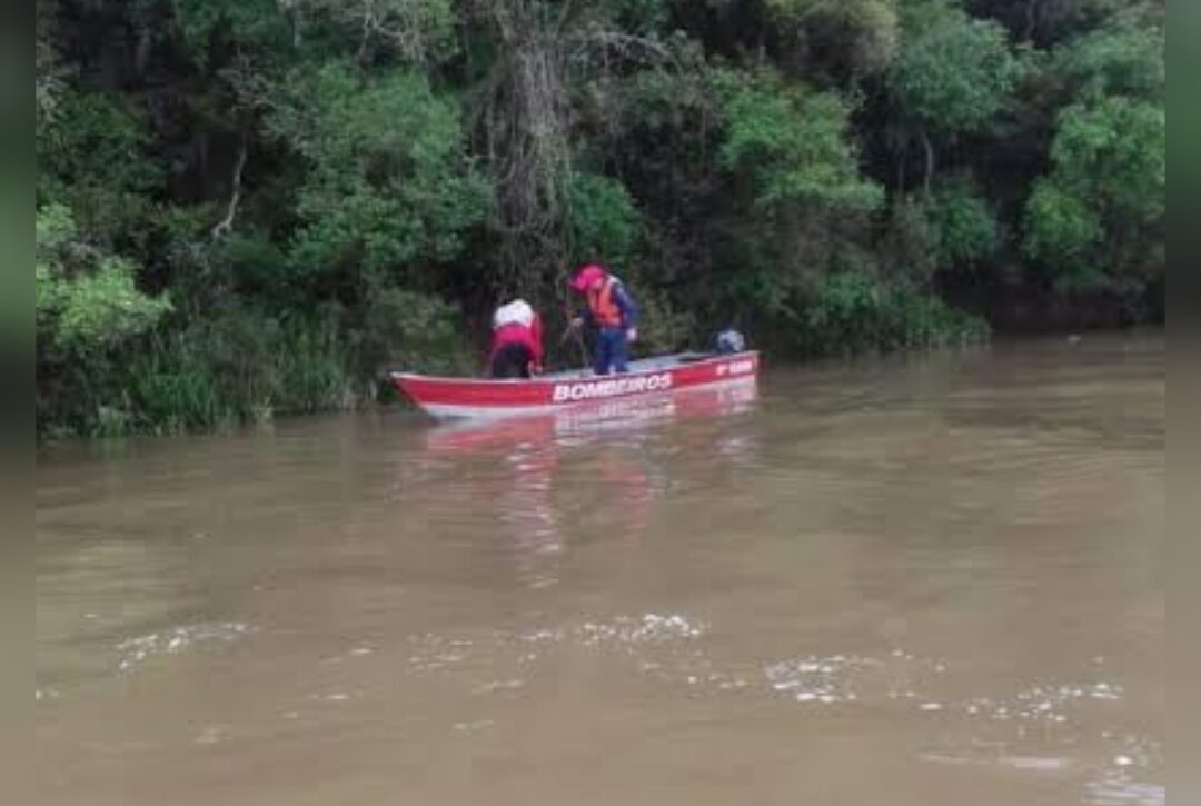  Bombeiros realizam buscas por pescador desaparecido no Rio Iguaçu