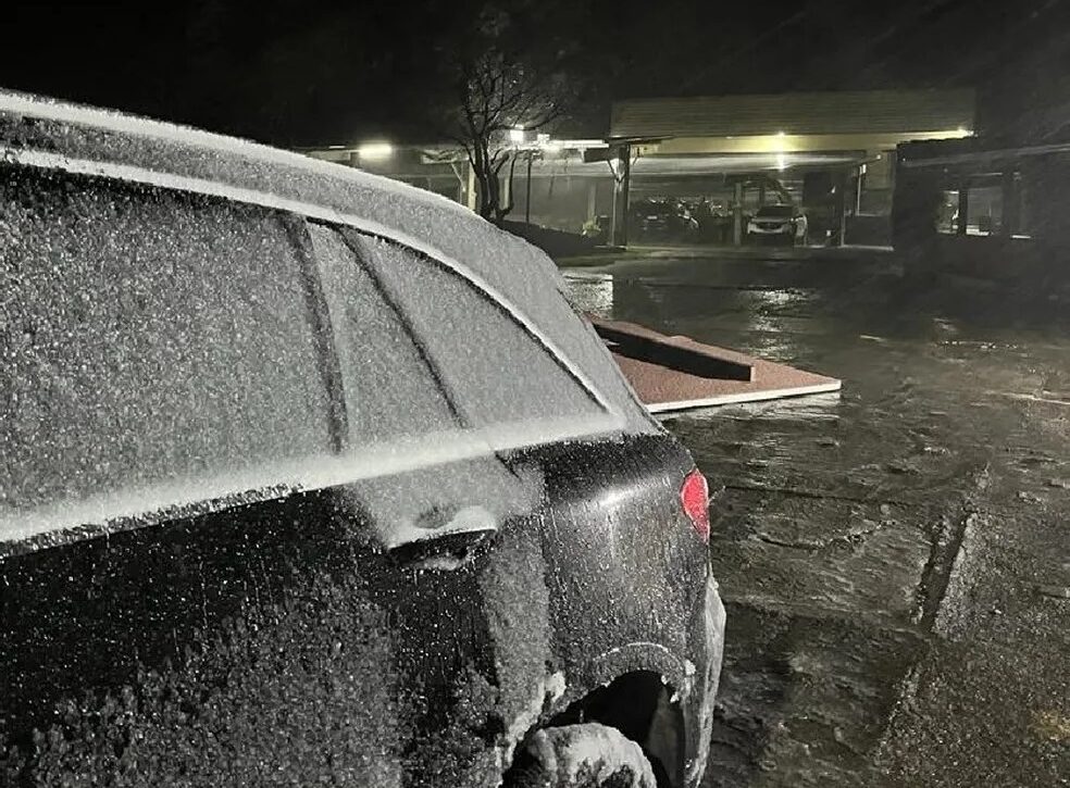  SC tem neve pela primeira vez no ano em evento histórico para abril e PR registra geada