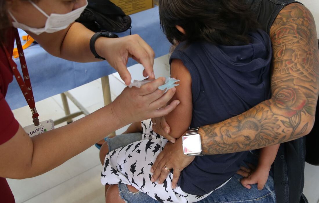  Unicef: mundo vive maior retrocesso na vacinação infantil em 30 anos