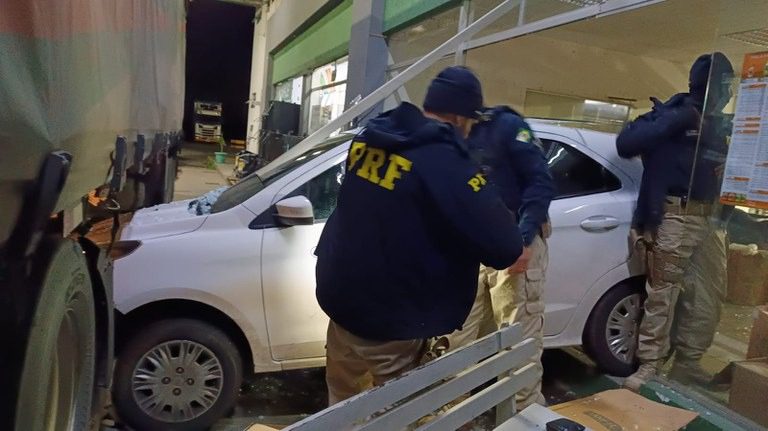  PRF prende homem após perseguição e invasão à loja na BR-376 no Paraná
