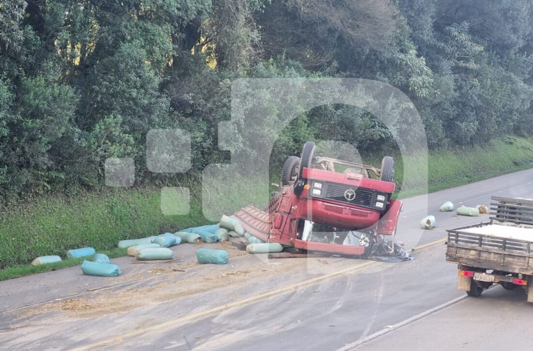 Óbito é registrado em acidente entre carro e caminhão na BR-476 em São Mateus do Sul