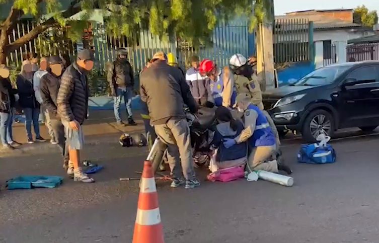 Criança fica ferida após coberta e pé enroscarem em roda de moto e mobiliza Bombeiros no Paraná