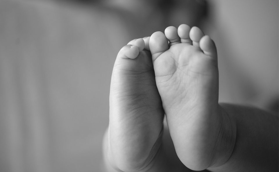  Bebê de três meses morre sufocado enquanto dormia no Paraná