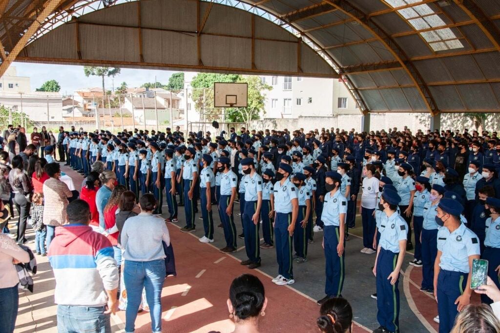  Apesar de decisão de Lula, Paraná vai manter programa estadual de escolas cívico-militares