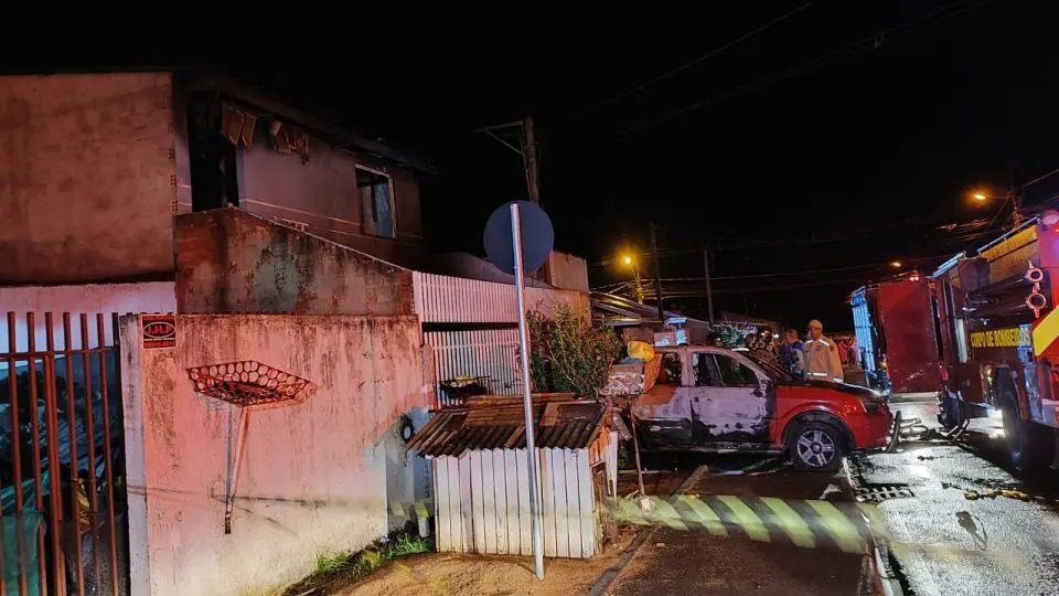  Marido inconformado com separação põe fogo em casa e mata família no Paraná