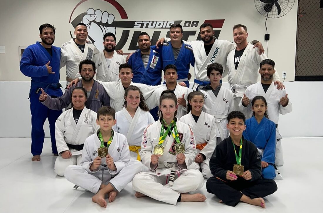  Atletas são-mateuenses se destacam com conquistas no Brasileiro de Jiu-Jitsu Kids em Joinville, SC