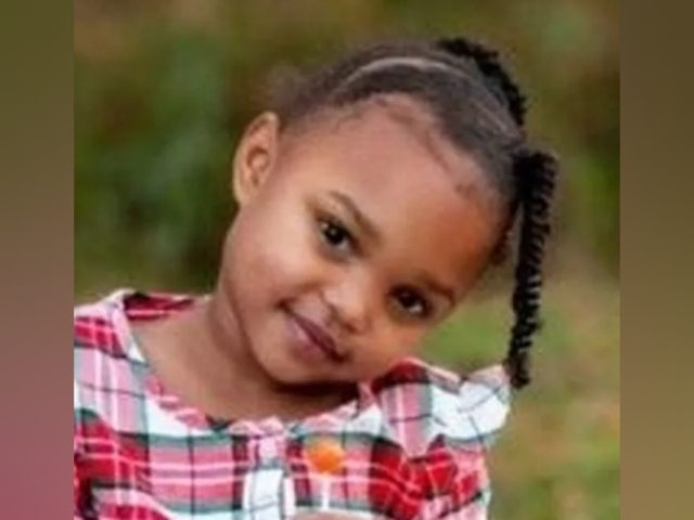  Menina de 5 anos é encontrada morta dentro de cesto de roupas