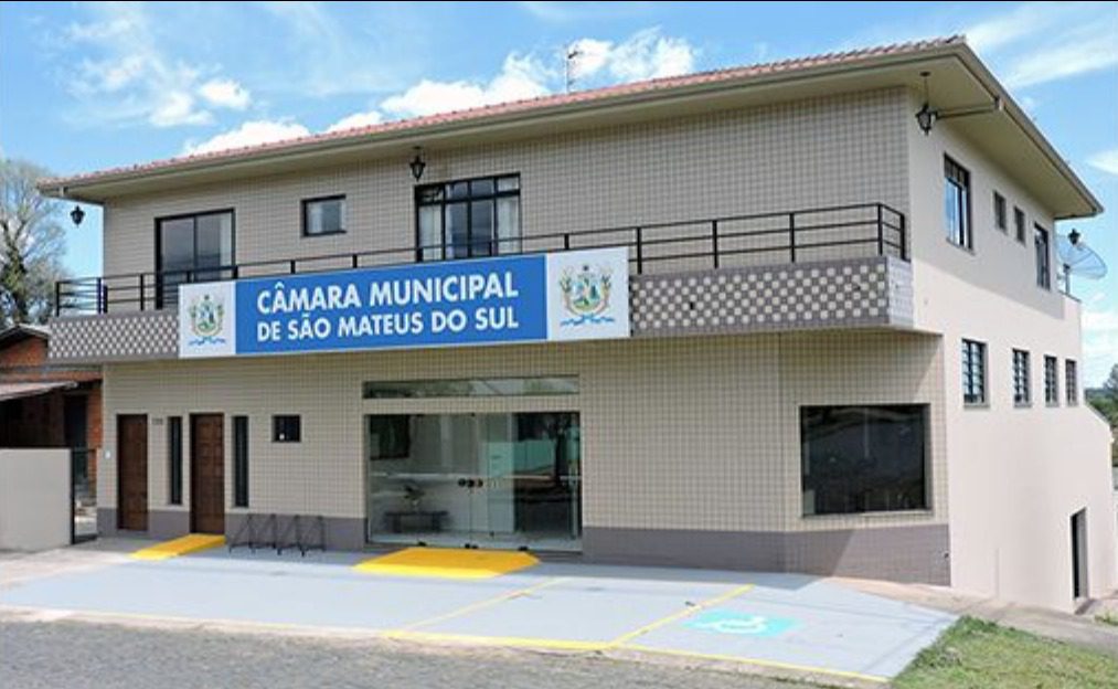  Prefeita Fernanda encaminha lei para gratificar funcionários do setor de compras da prefeitura