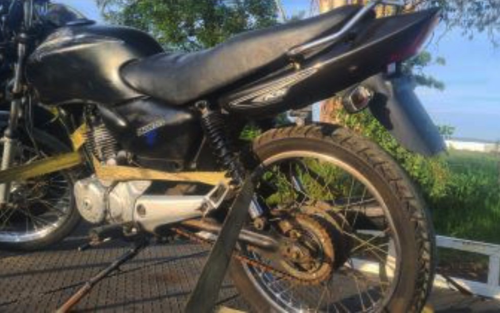  Em São Mateus do Sul, menor é apreendido com motocicleta adulterada e ‘produto de furto’, segundo a PM