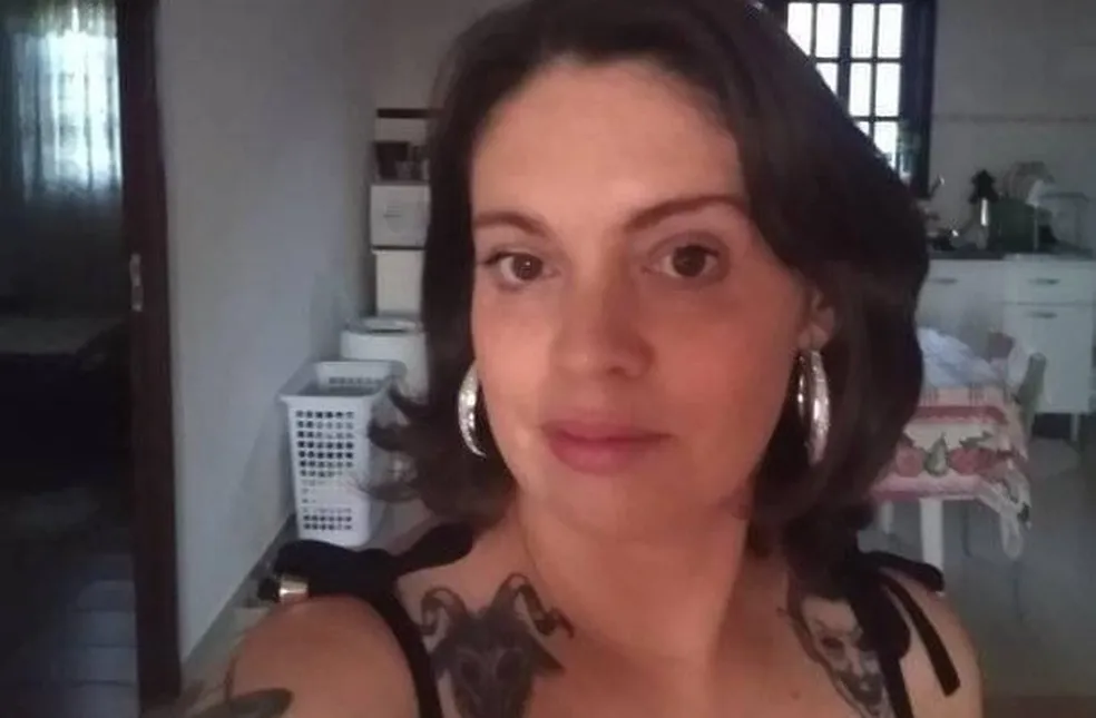  Mãe é morta a facadas na frente do filho autista no Paraná; principal suspeita é a companheira do ex-marido da vítima