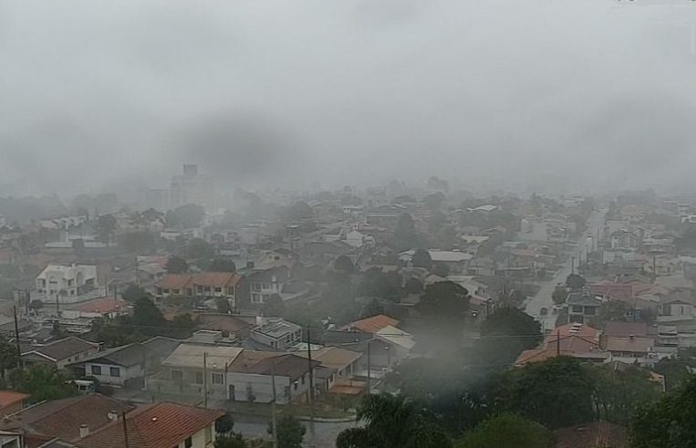  Domingo chuvoso em São Mateus do Sul e em outras regiões do Paraná