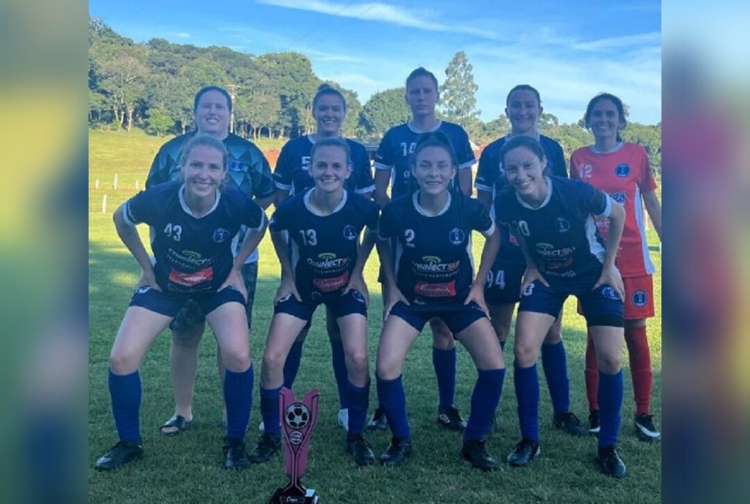  Time feminino PSG, com atletas de São Mateus do Sul e São João do Triunfo, conquista 1° lugar no torneio do MEIRA