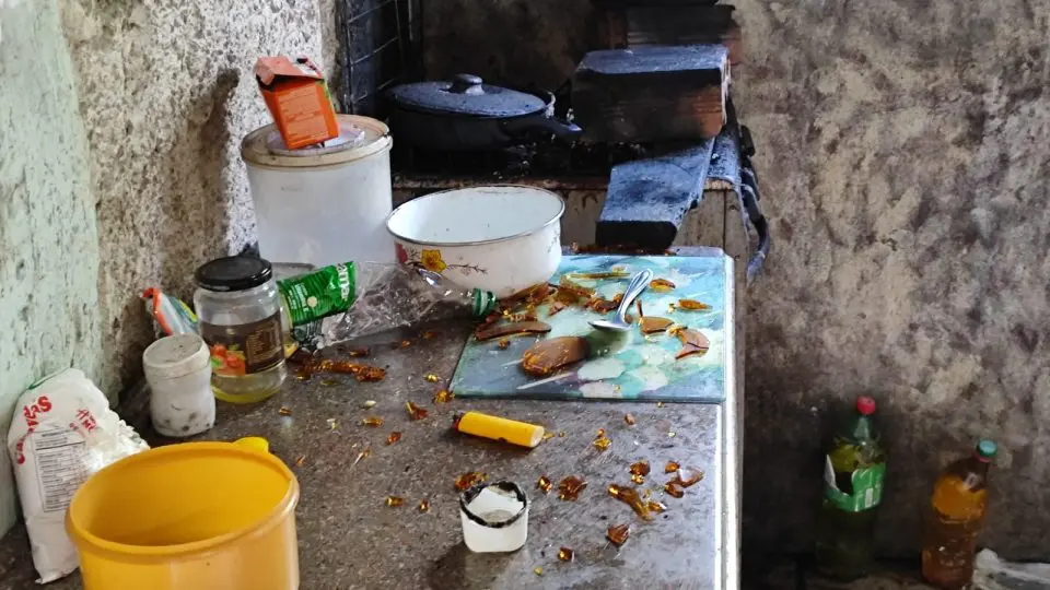  Sem gás, família usa fogareiro a álcool para cozinhar e duas pessoas ficam feridas após explosão no Paraná
